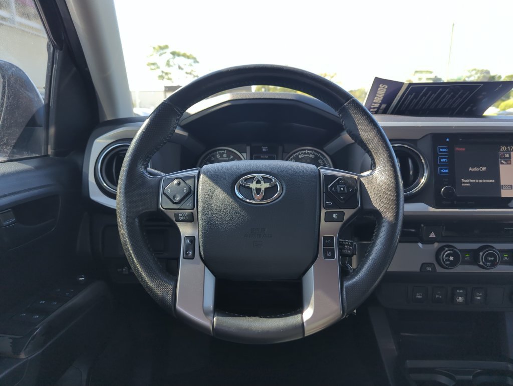 Used 2018 Blue Toyota SR5 image 14