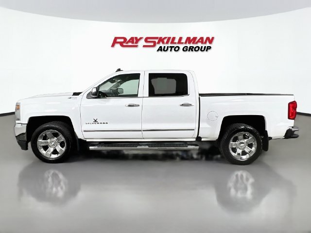 Used 2018 SUMMIT WHITE Chevrolet LTZ image 4