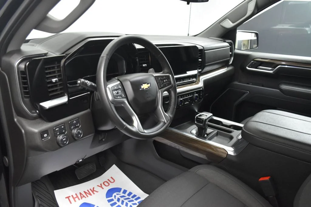 Used 2025 Black Chevrolet LT image 18