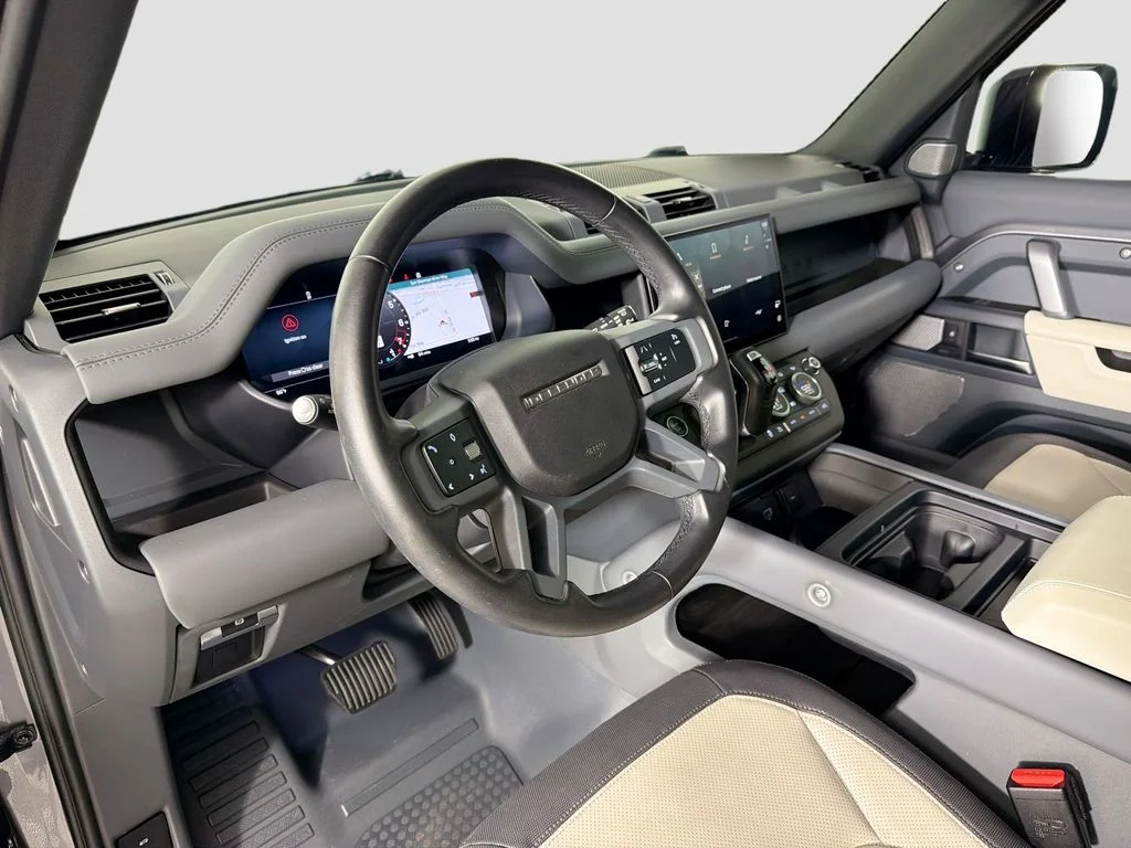 Used 2023 Eiger Grey Metallic Land Rover X-Dynamic SE image 9