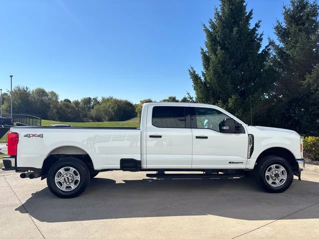 Certified Used 2025 Oxford White Clearcoat Ford XLT image 6