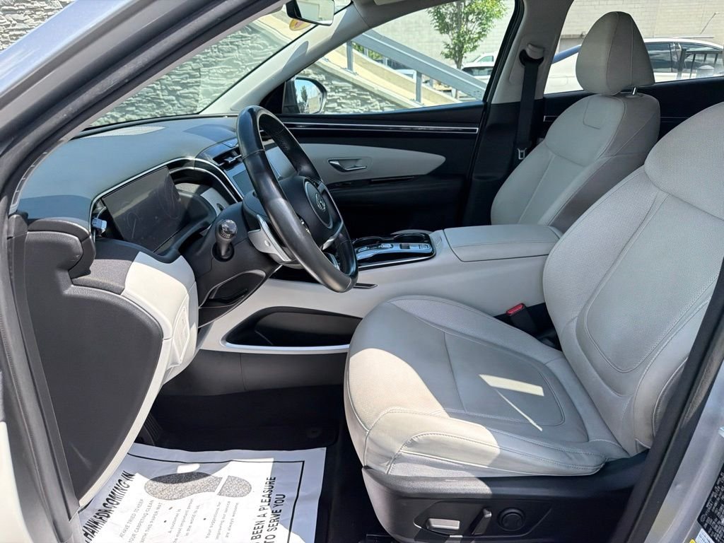 Used 2024 Silver Hyundai SEL Convenience image 10