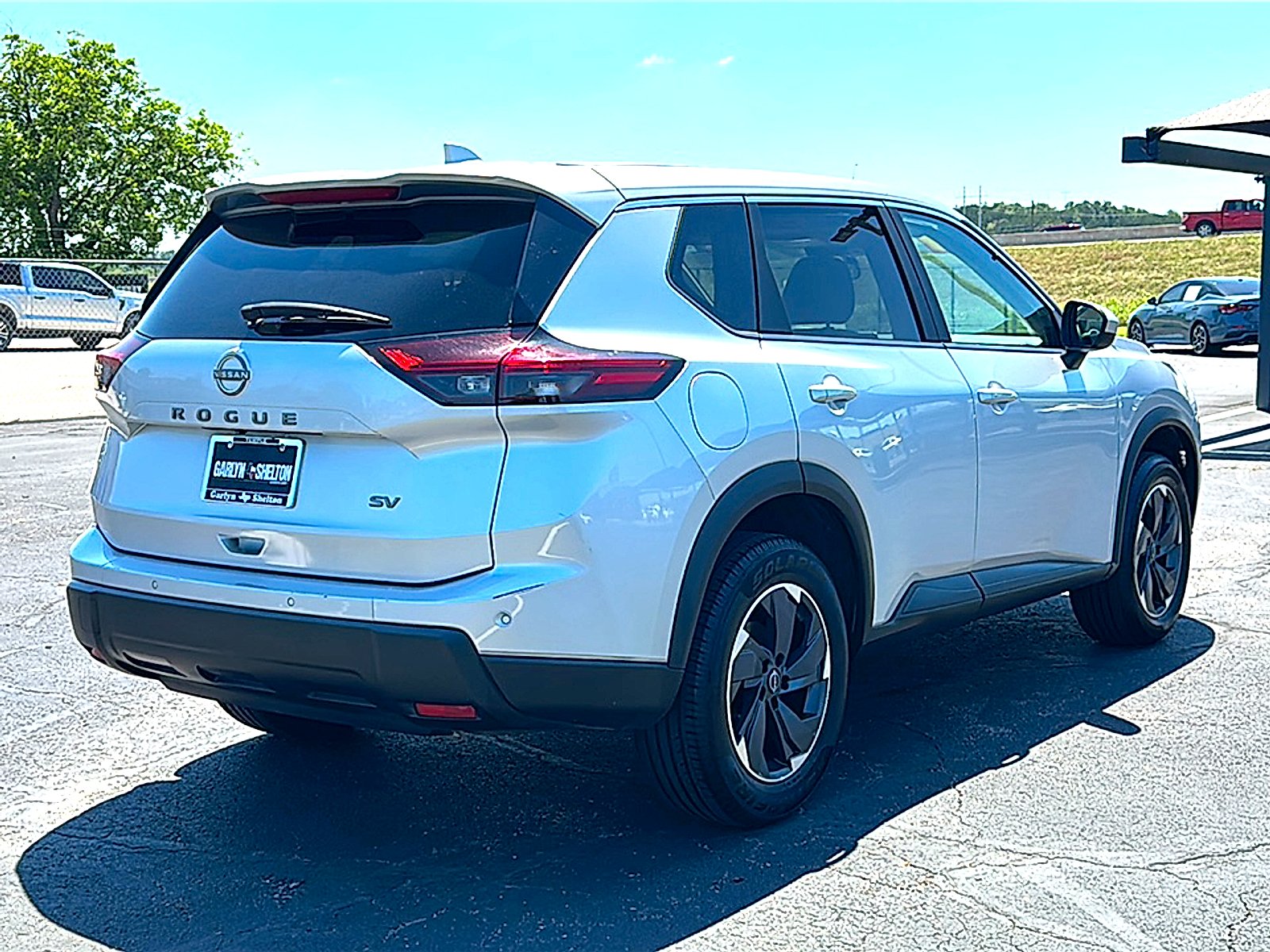 Used 2024 Brilliant Silver Metallic Nissan SV FWD image 8
