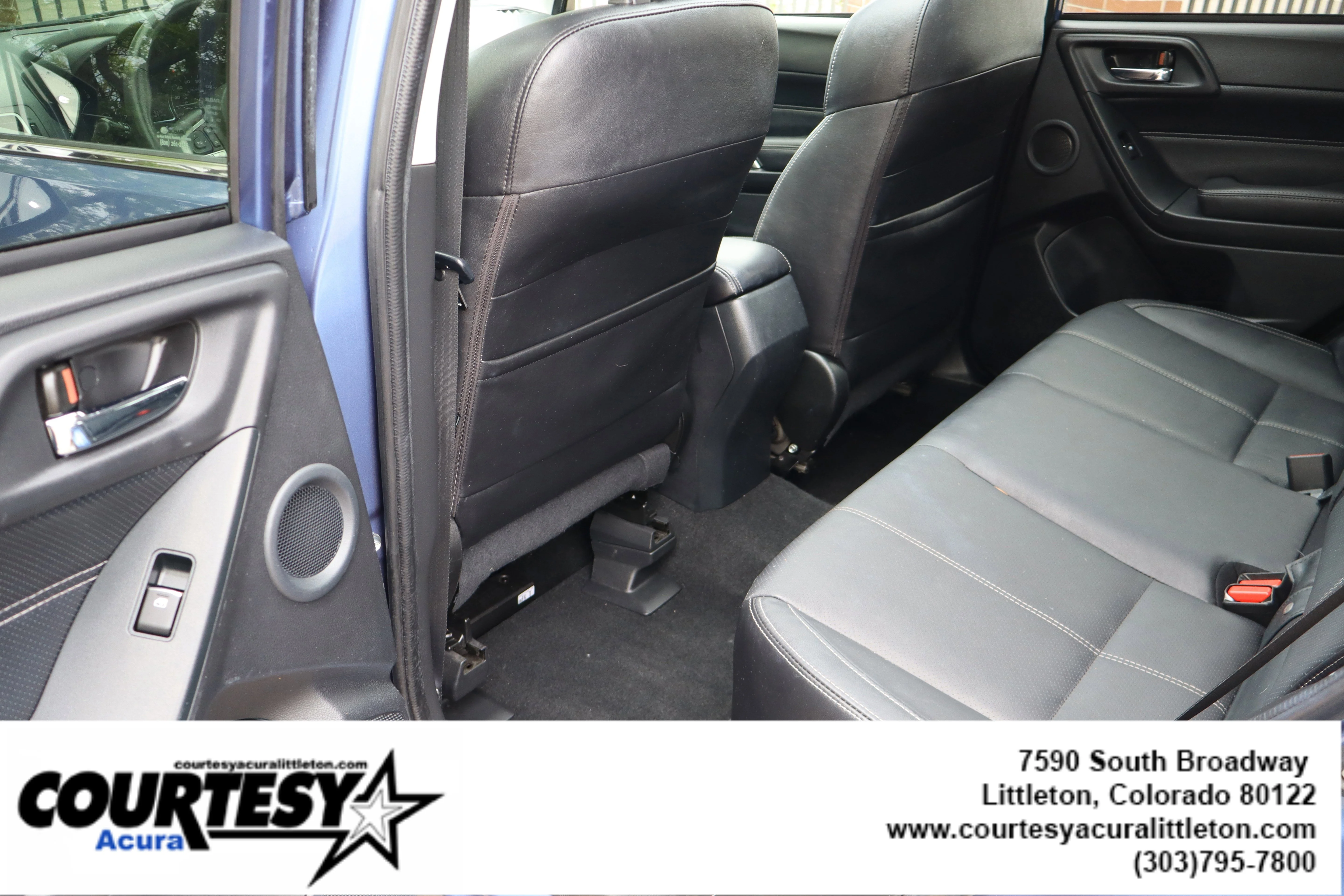 Used 2018 Quartz Blue Pearl Subaru Touring image 26