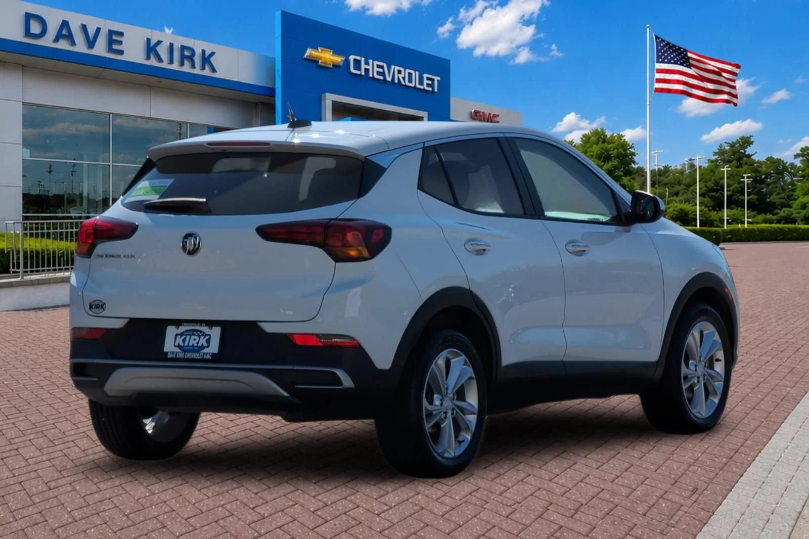 Used 2023 SUMMIT WHITE Buick Preferred image 3