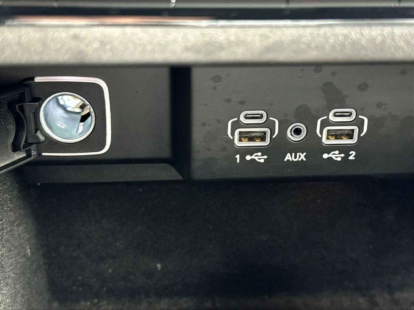 Used 2023 Bright White Clearcoat Jeep Base image 18