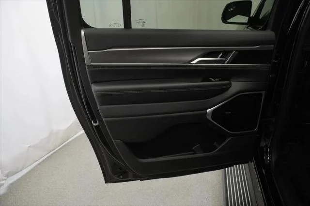 New 2026 High Gloss Black Exterior Paint Jeep Grand Wagoneer image 30