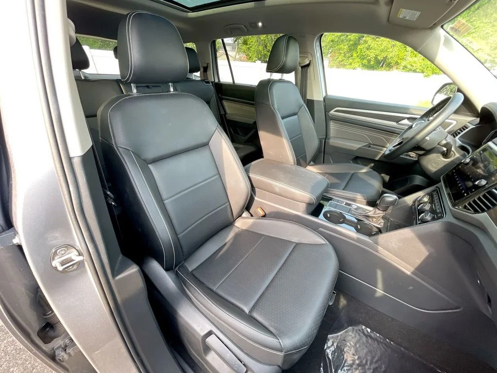 Used 2022 Silver Volkswagen 3.6L V6 SE w/Technology image 29