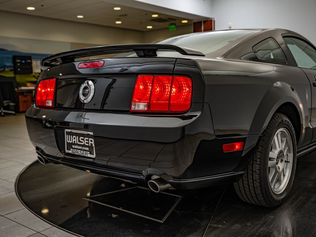 Used 2008 Black Ford GT Deluxe image 17