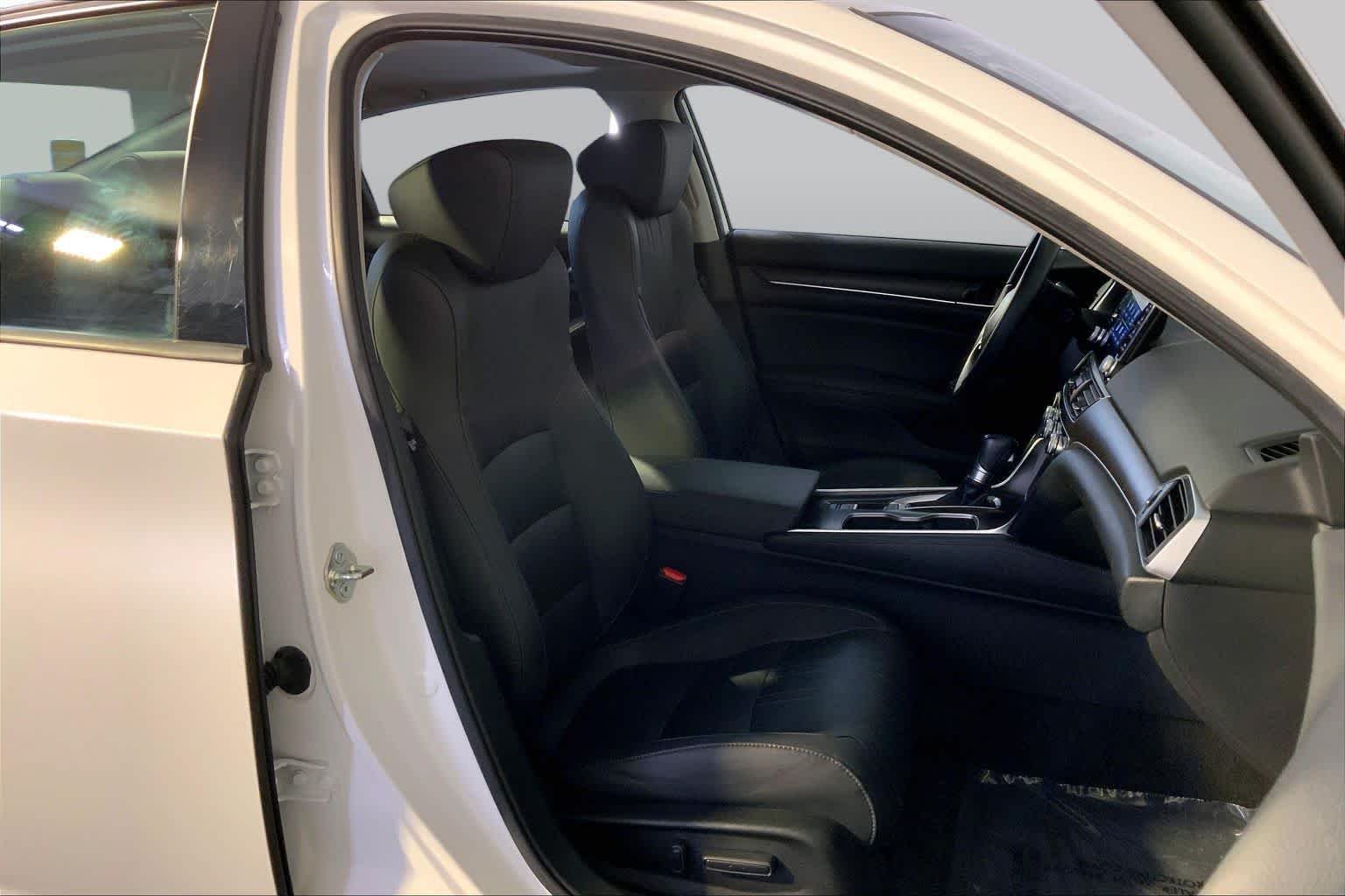 Used 2020 Platinum White Pearl Honda EX-L image 8