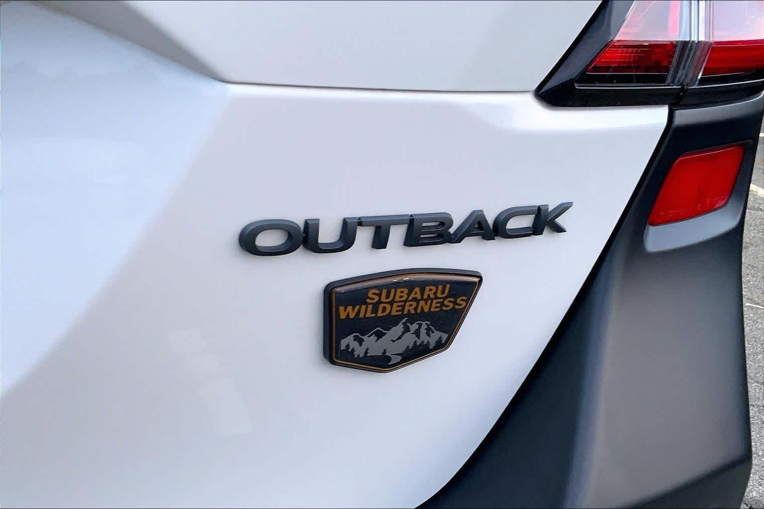 Used 2025 Crystal White Pearl Subaru Wilderness image 10
