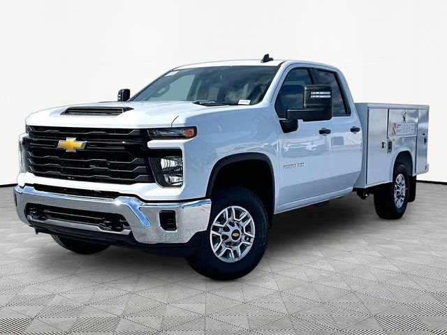 New 2026 Summit White Chevrolet WT image 3