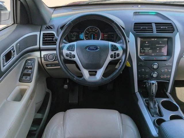Used 2011 Red Ford XLT image 16