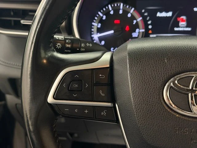 Used 2023 Black Toyota XLE image 27