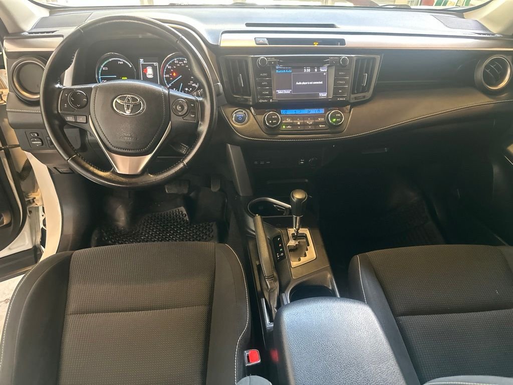 Used 2016 White Toyota XLE image 23