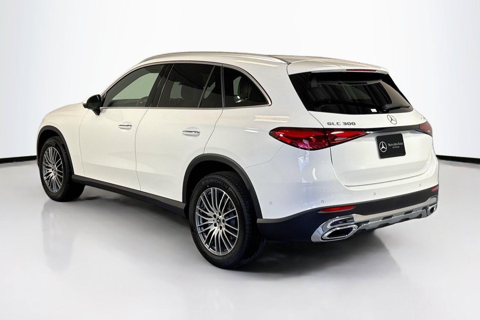 New 2026 Polar White Mercedes-Benz GLC 300 image 7