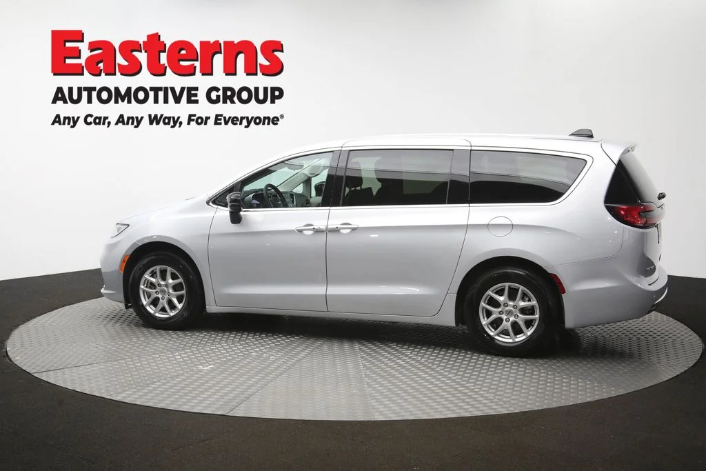 Used 2024 Silver Chrysler Touring L image 63