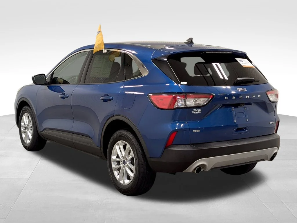 Certified Used 2022 Atlas Blue Metallic Ford SE image 18