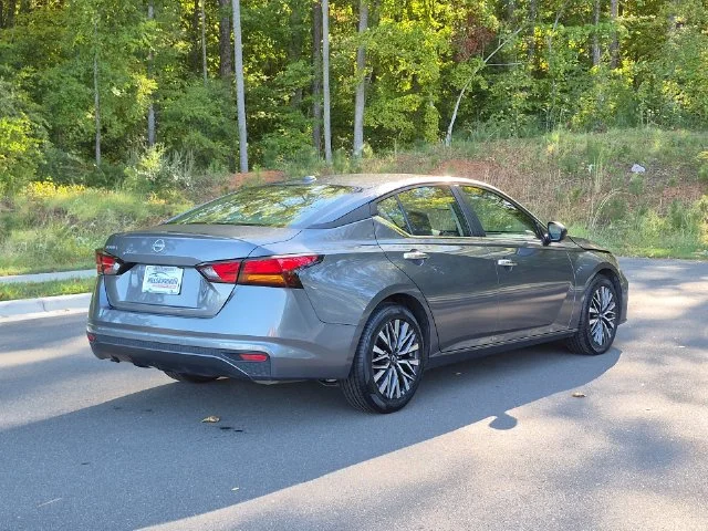 Used 2025 Gray Nissan 2.5 SV image 13