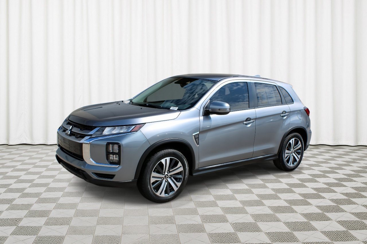 Used 2021 Mercury Gray Metallic Mitsubishi SE image 7