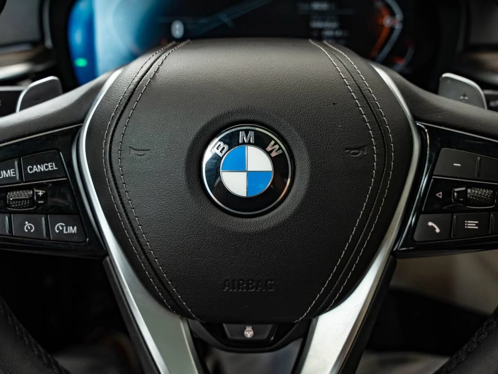 Used 2023 Aventurin Red Metallic BMW 540i xDrive image 30
