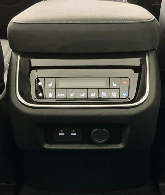 New 2026 RADIANT WHITE INFINITI Luxe 2WD image 20