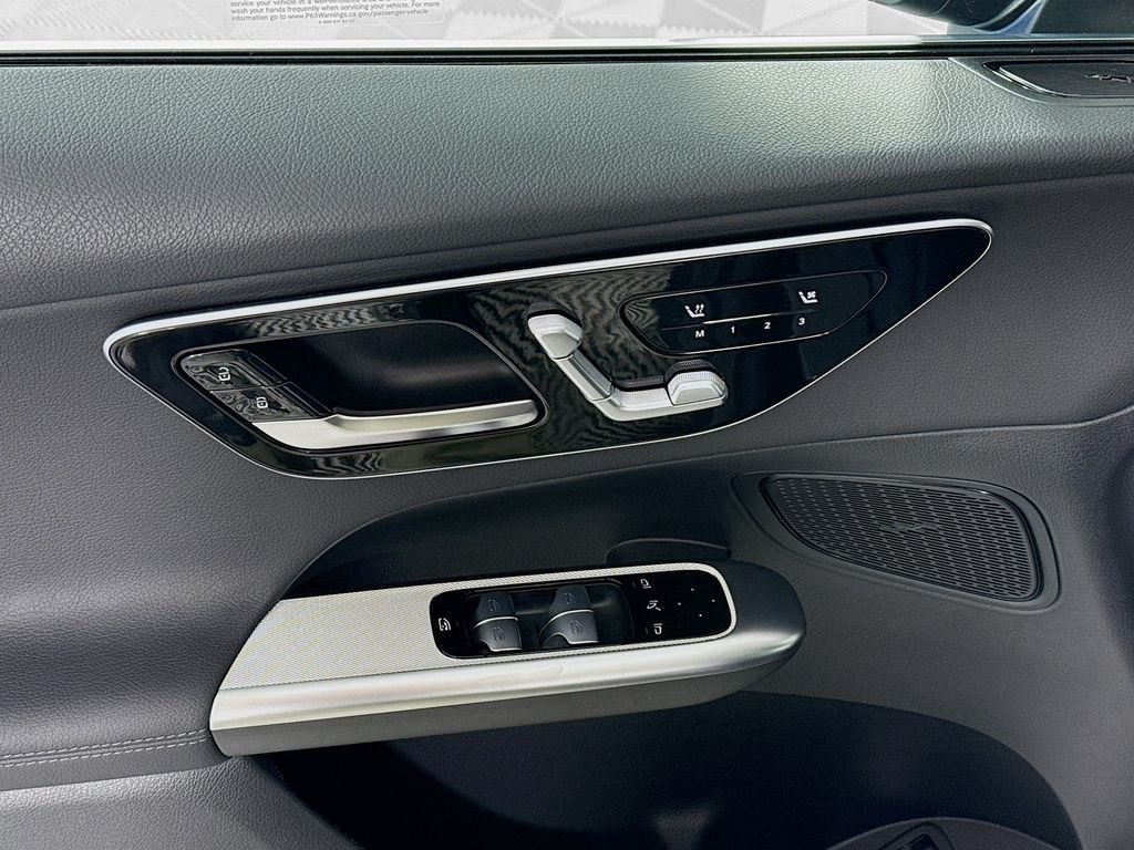 Used 2026 Black Mercedes-Benz GLC 300 image 16