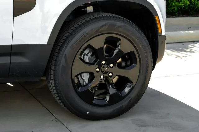New 2026 White Land Rover S image 59