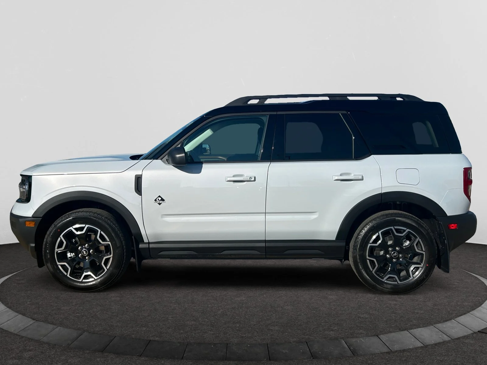 New 2026 Space White Metallic Ford Outer Banks image 2