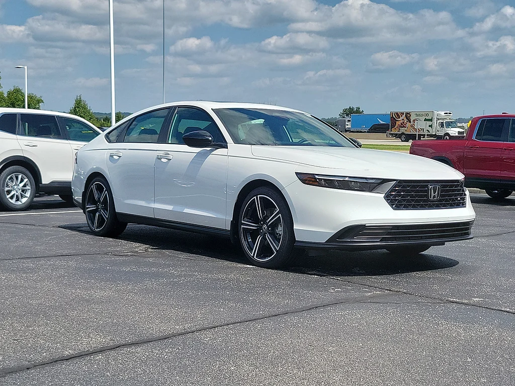 New 2026 Platinum White Pearl Honda Sport image 17