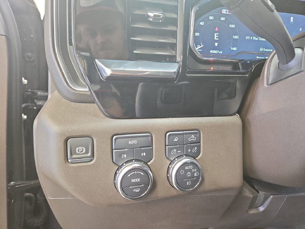 2025 GMC Sierra 1500 SLT - Photo 23