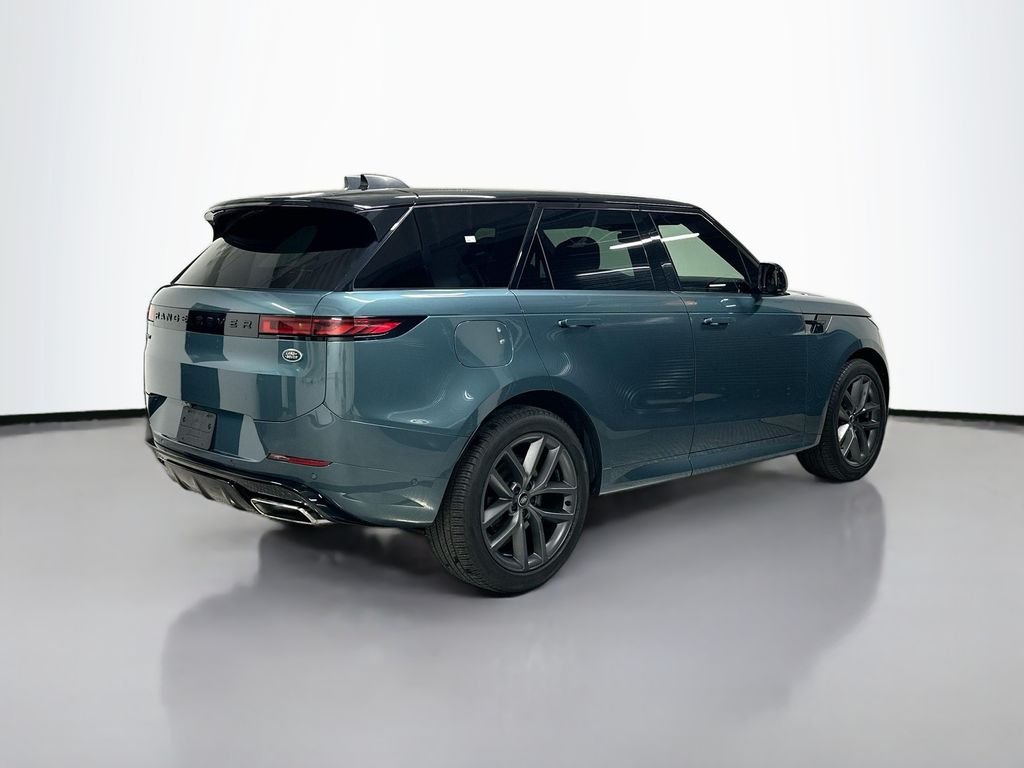 Used 2023 Giola Green Metallic Land Rover SE Dynamic image 9