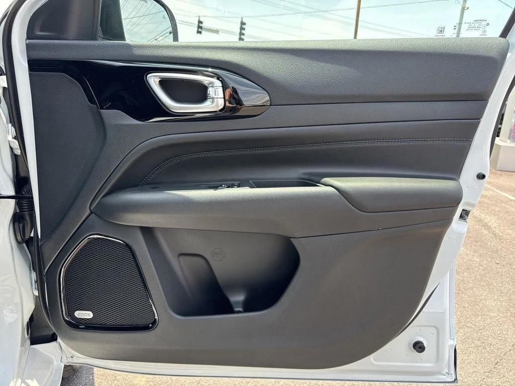 2025 Jeep Compass Limited - Photo 23