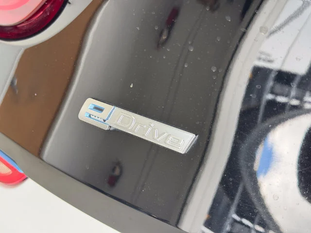 Used 2016 Crystal White Pearl Metallic w/BMW i Frozen Blue BMW Base image 32