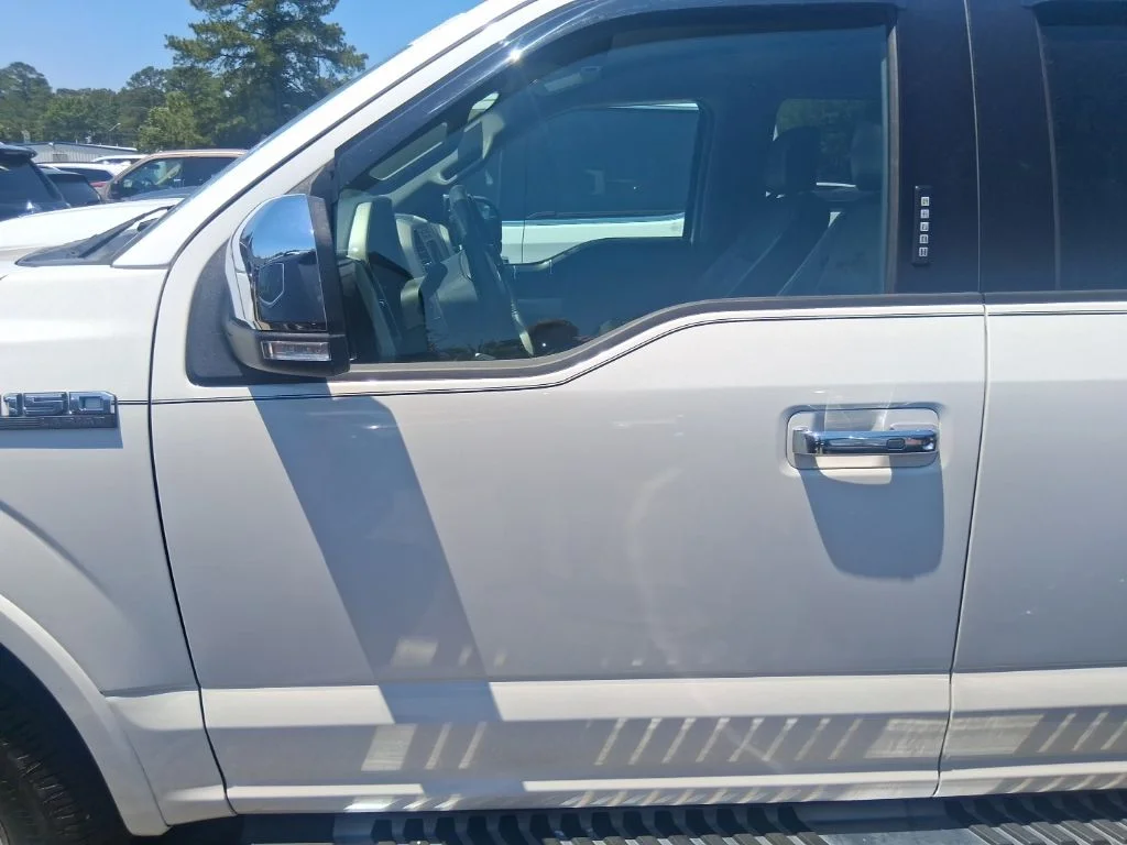 Used 2018 White Ford Lariat image 3
