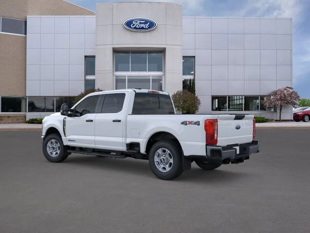 New 2026 Oxford White Ford XLT image 4