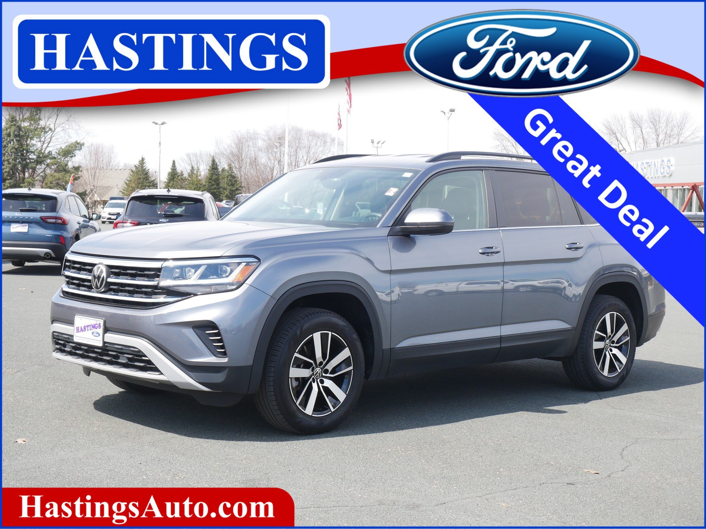 Used 2022 Gray Volkswagen 2.0T SE image 1