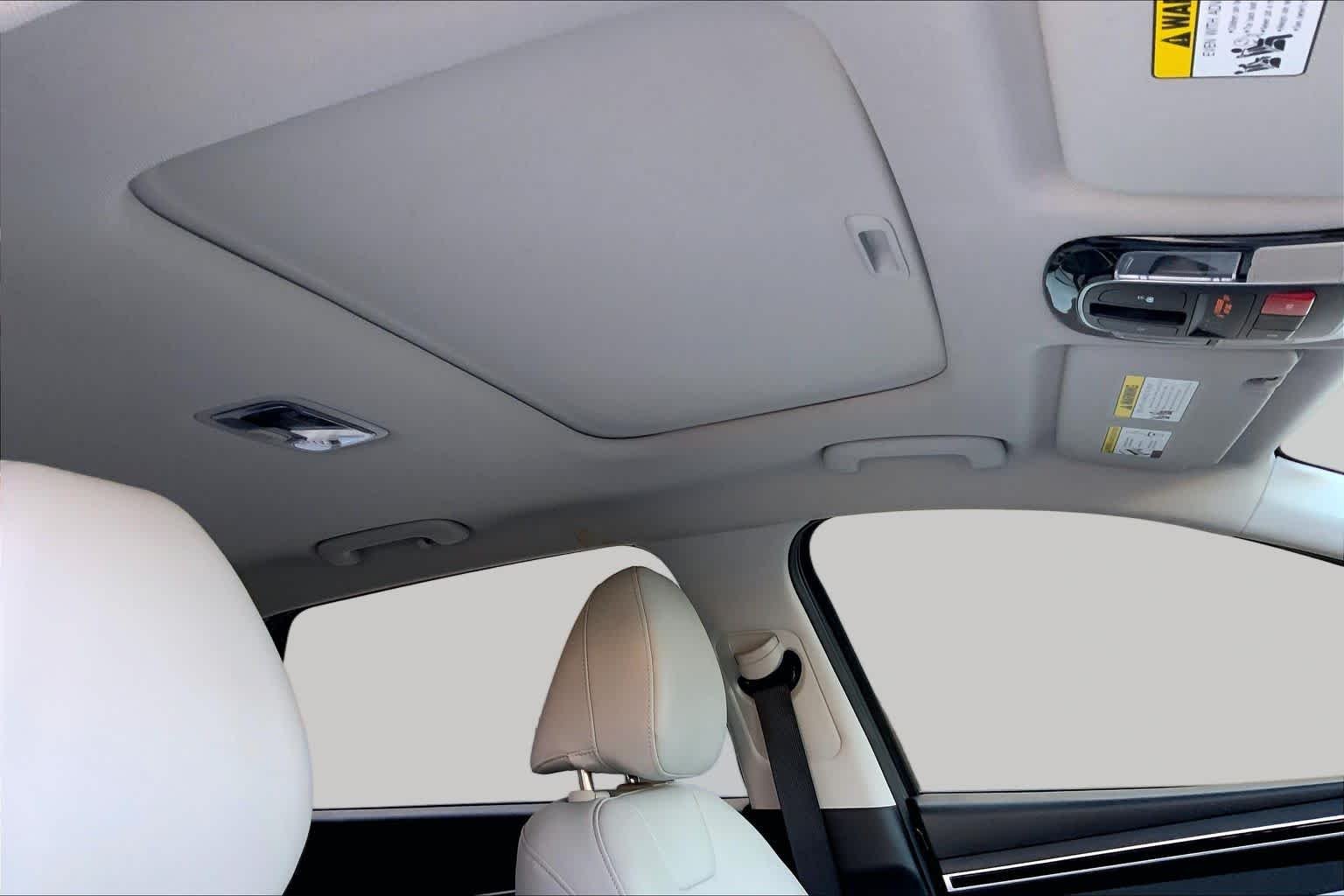 Used 2024 Hampton Gray Hyundai SEL image 14