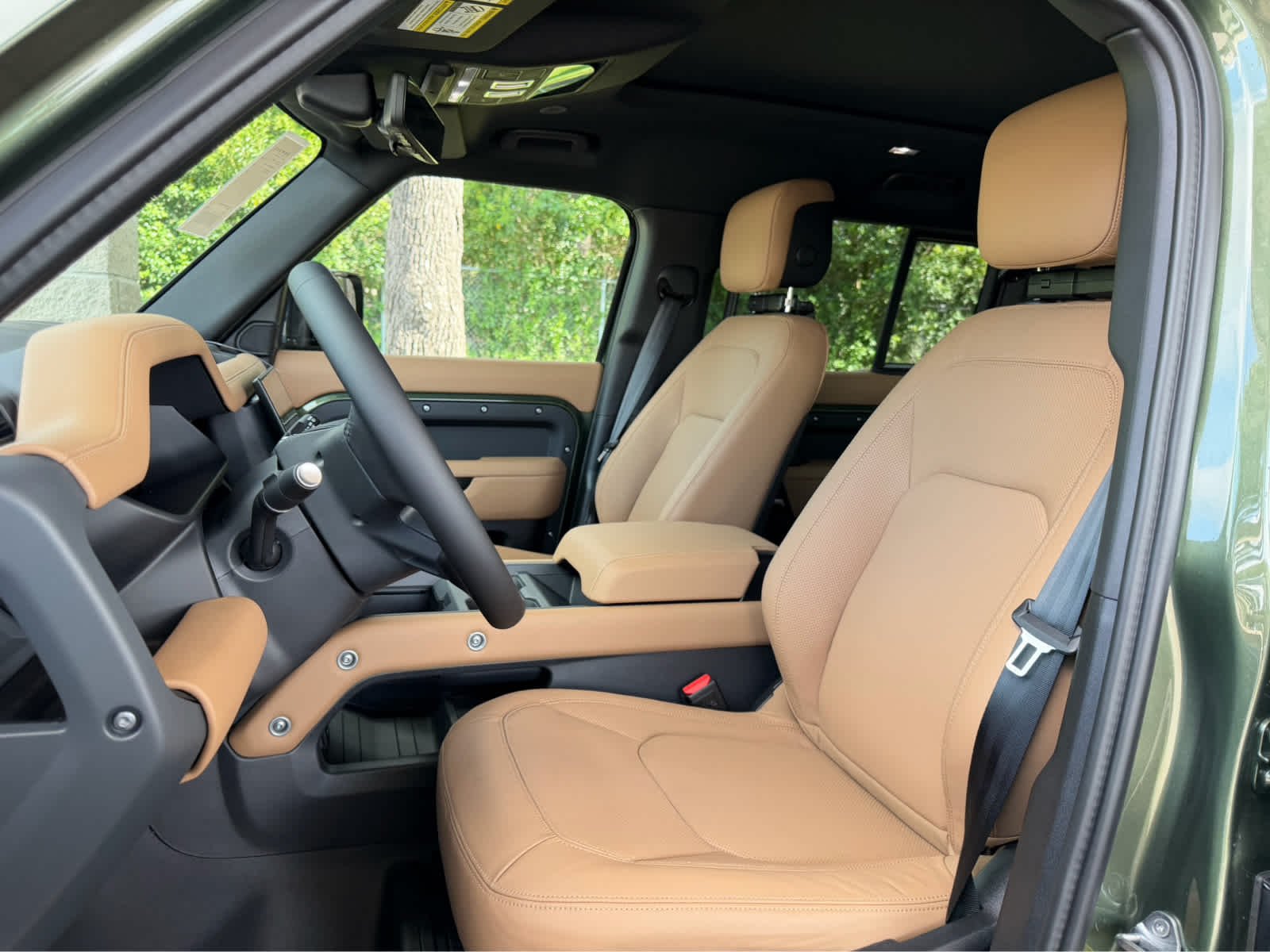 New 2026 Woolstone Green Land Rover X-Dynamic SE image 10