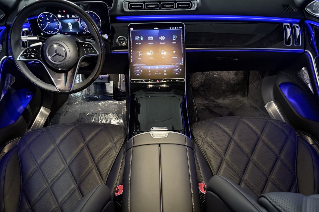 New 2026 Obsidian Black Metallic Mercedes-Benz Maybach S 680 4MATIC® Sedan image 12