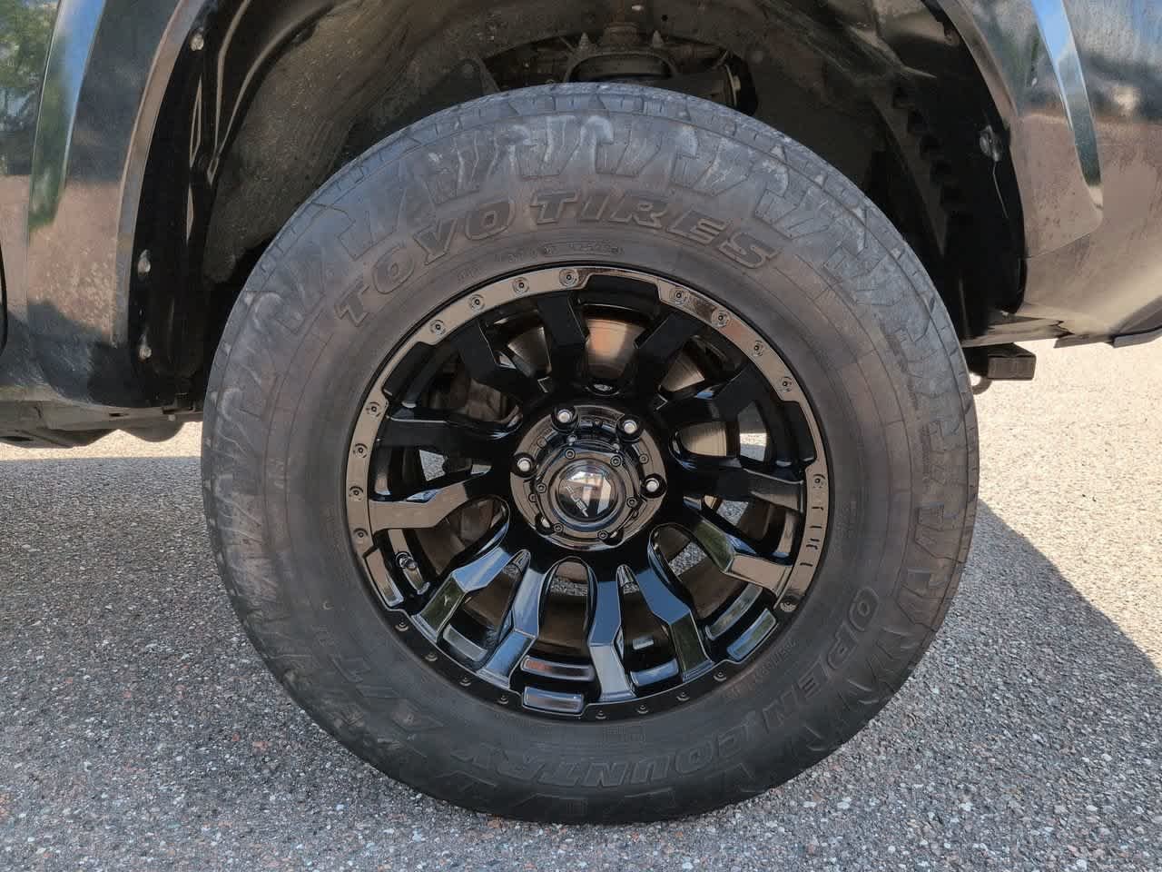 Used 2018 Midnight Black Metallic Toyota SR5 image 11