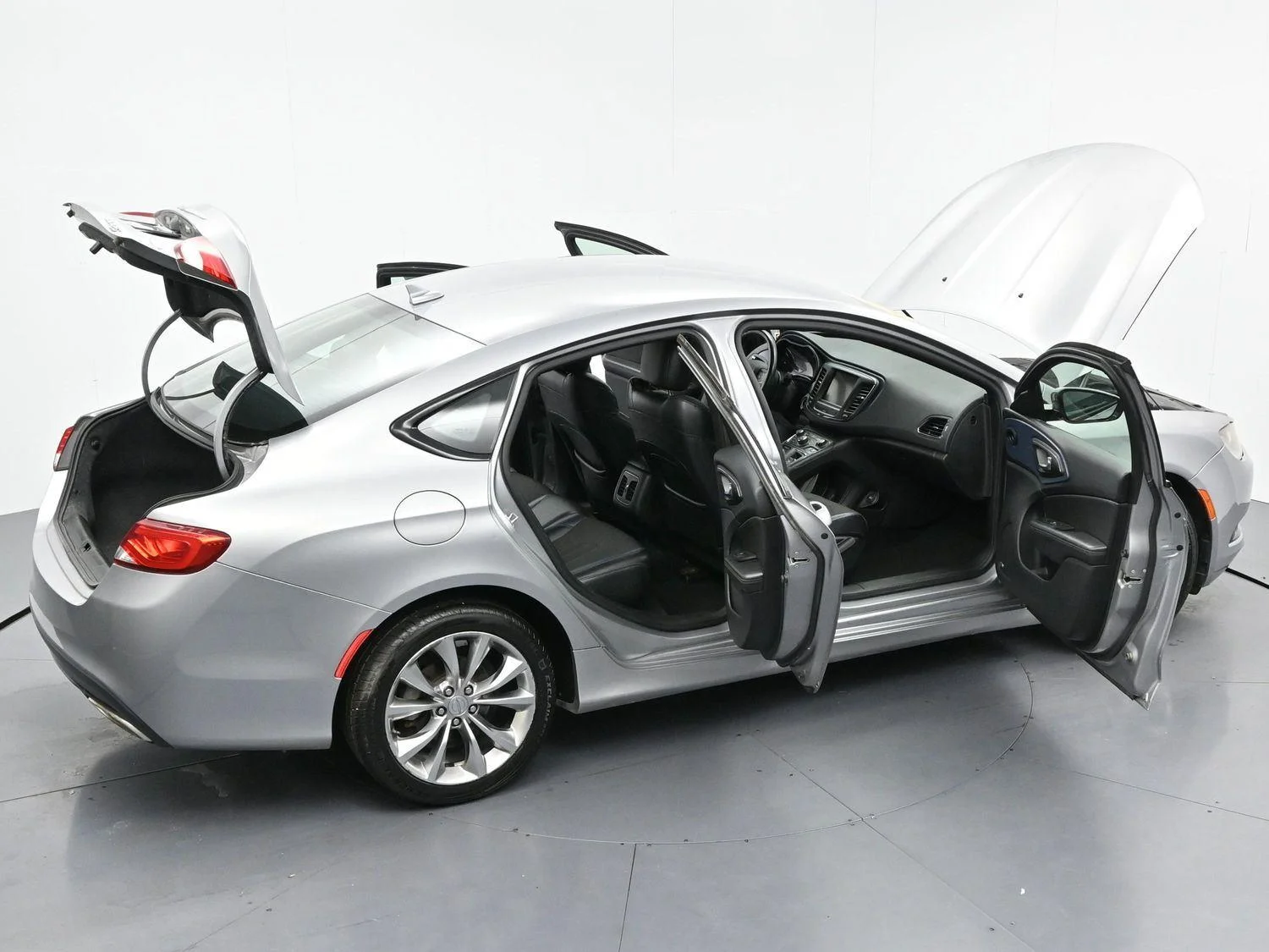 Used 2015 Billet Silver Metallic Clearcoat Chrysler S image 37