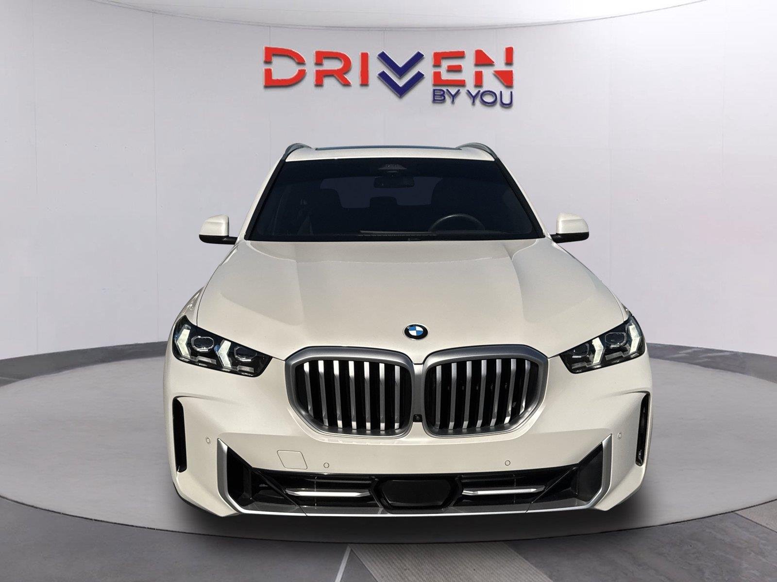 Used 2024 Mineral White Metallic BMW sDrive40i image 8