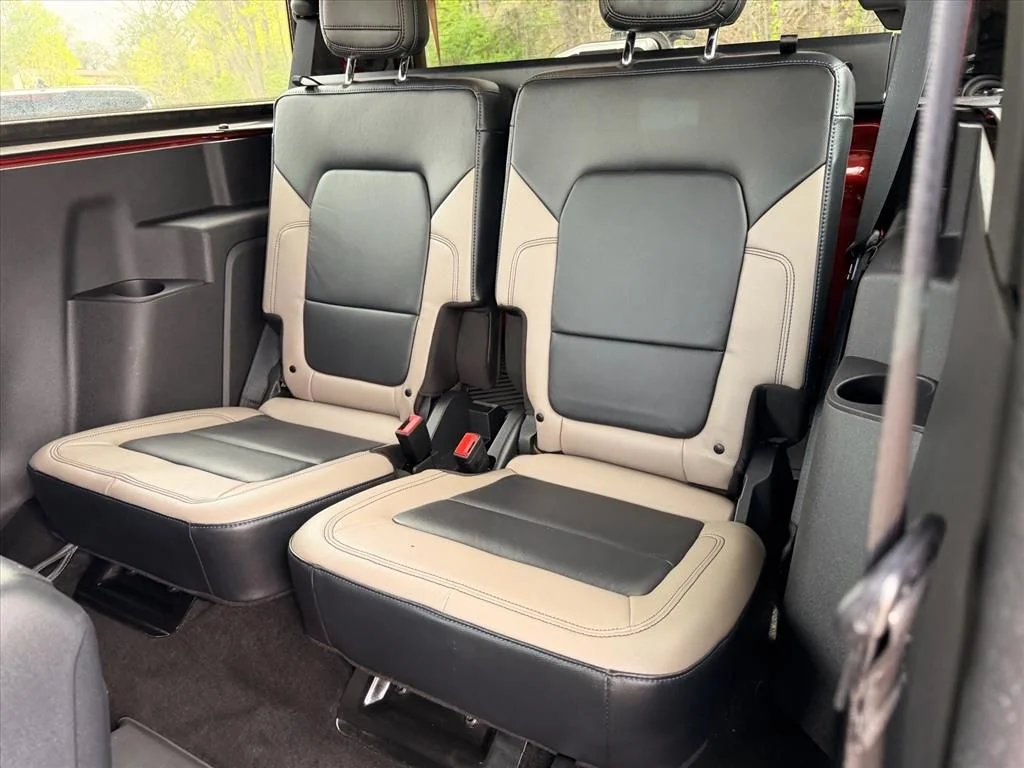 Used 2022 Red Ford Wildtrak image 10