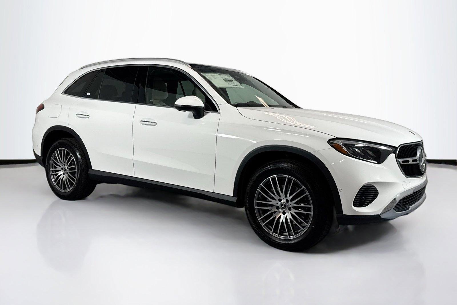 New 2026 Polar White Mercedes-Benz GLC 300 image 3