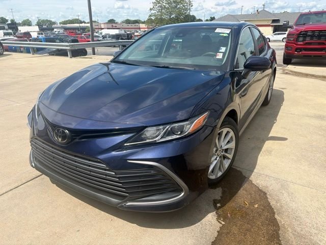 Used 2022  Toyota LE image 2