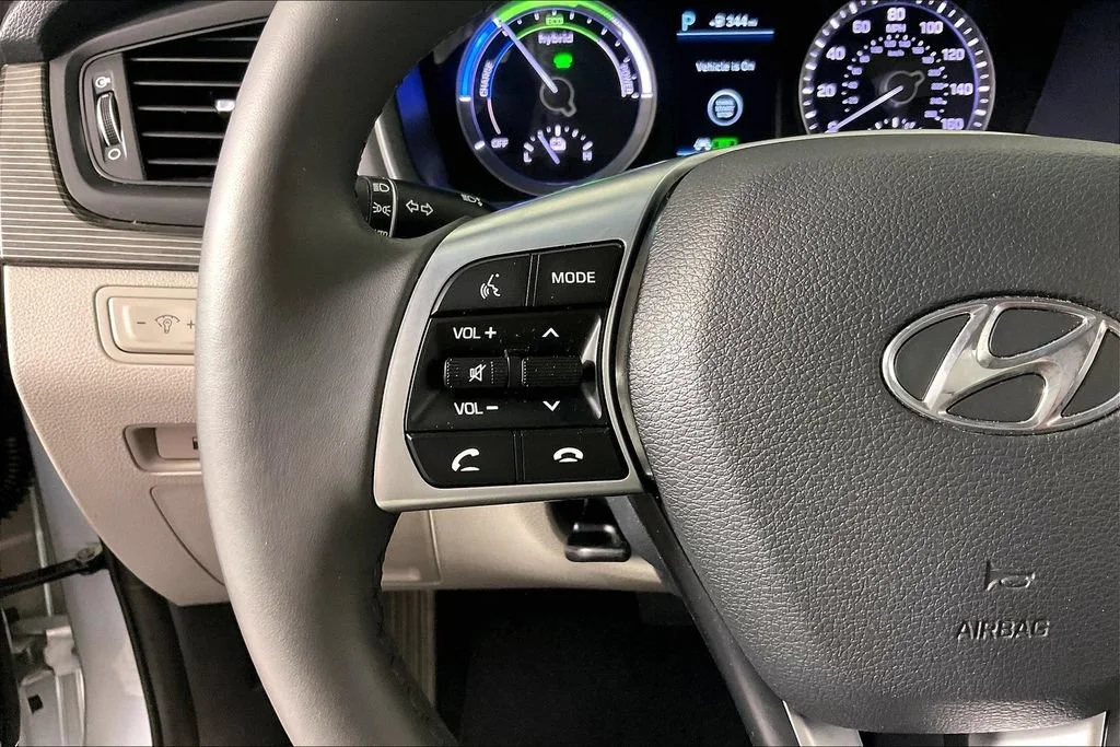 Certified Used 2019 Silver Hyundai Limited image 10