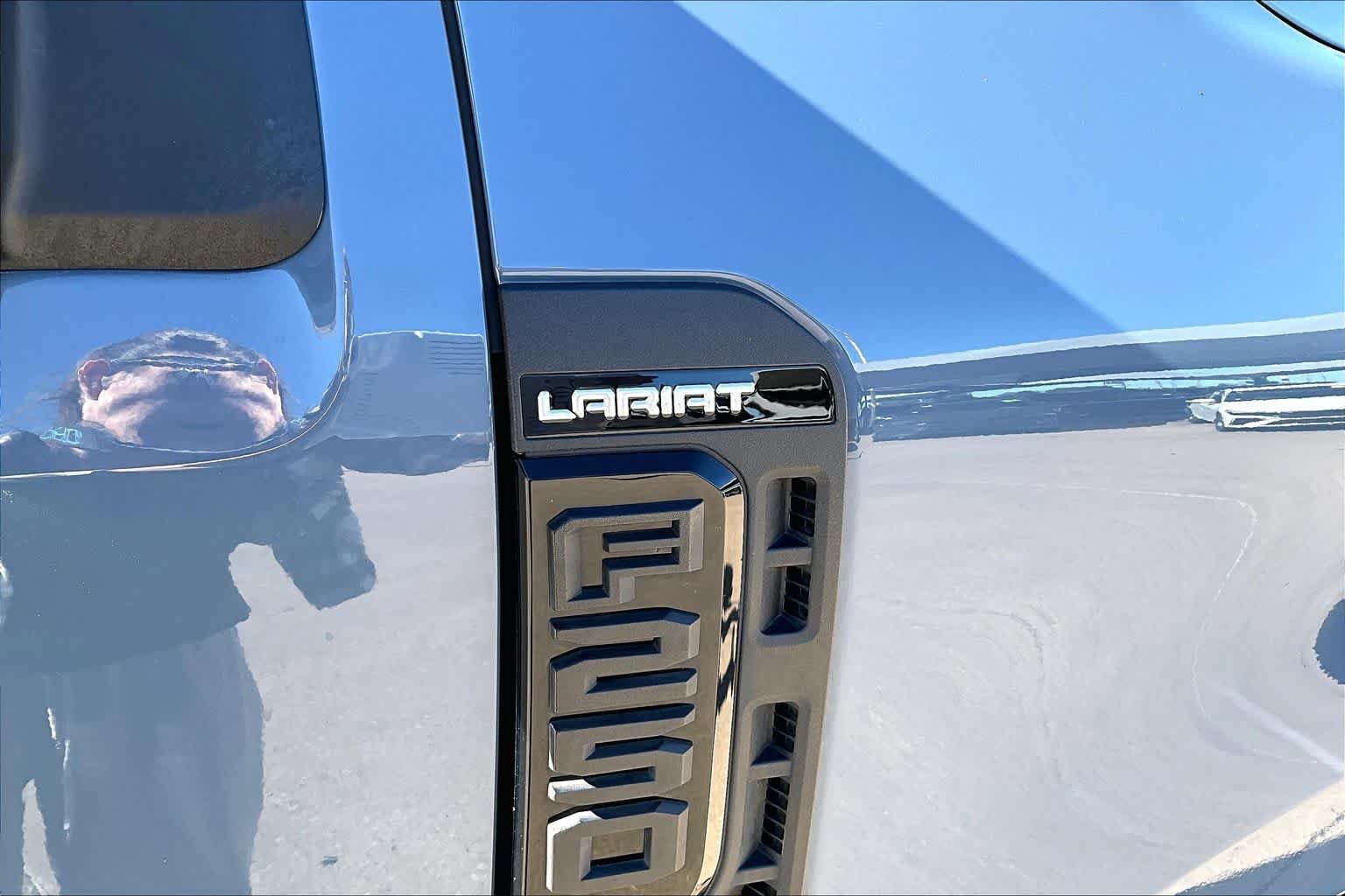Used 2023 Azure Gray Metallic Tri-Coat Ford LARIAT image 29