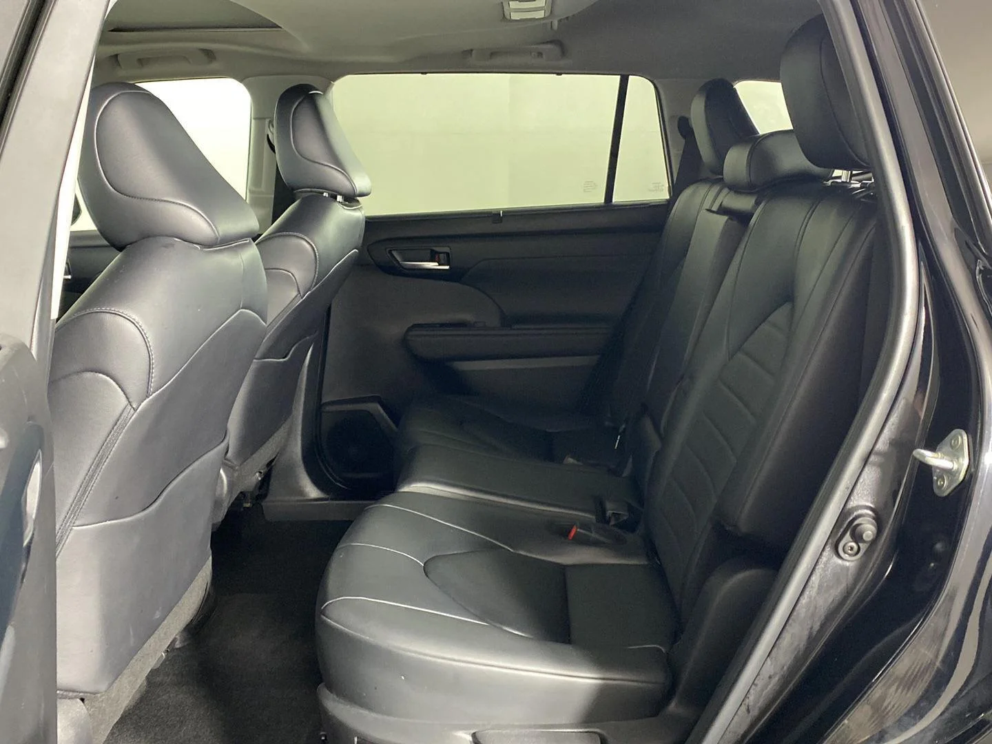 Used 2024 Midnight Black Metallic Toyota XLE image 14