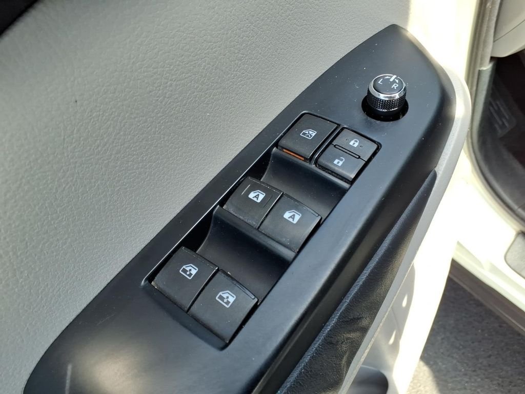 Used 2015 Blizzard Pearl Toyota LE V6 image 10